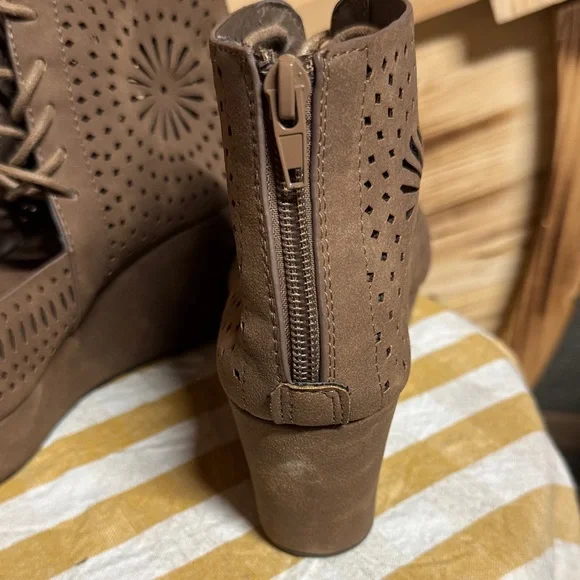 Pierre Dumas Brown Peep-Toe Wedges - Picture 2 of 5